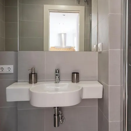 Vistas Al Mar A Pie De Playa